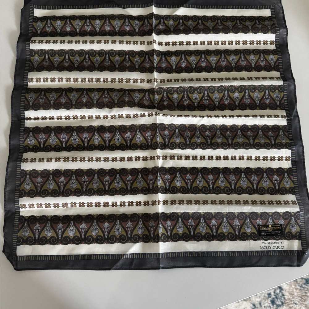 GUCCI Vintage Paolo Silk Pocket Square Scarf NIB Geometric Print - Picture 2 of 7